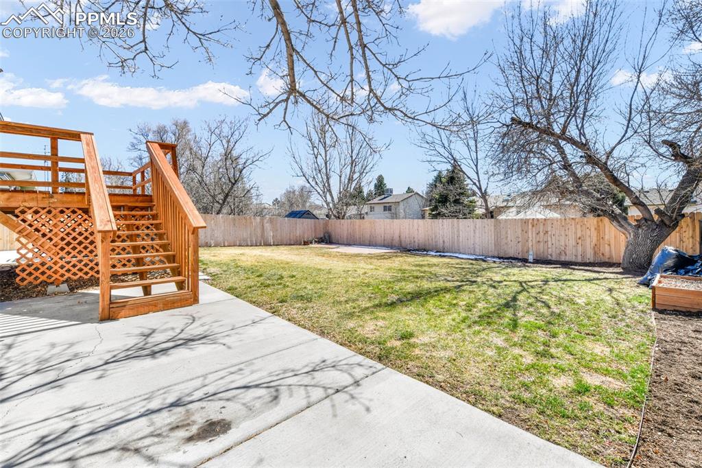 Image 33 of 50: Patio