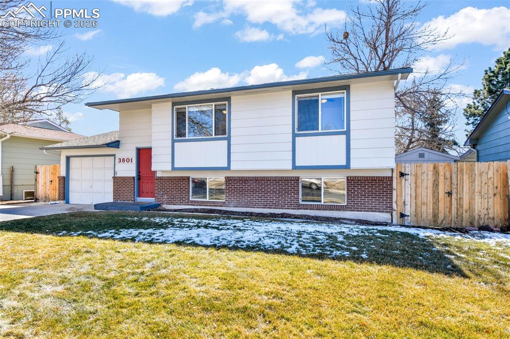 Image 40 of 50: Back of Structure