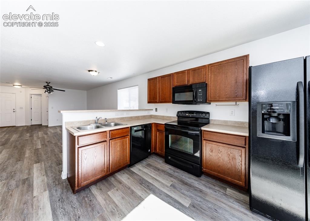 Image 12 of 42: Kitchen