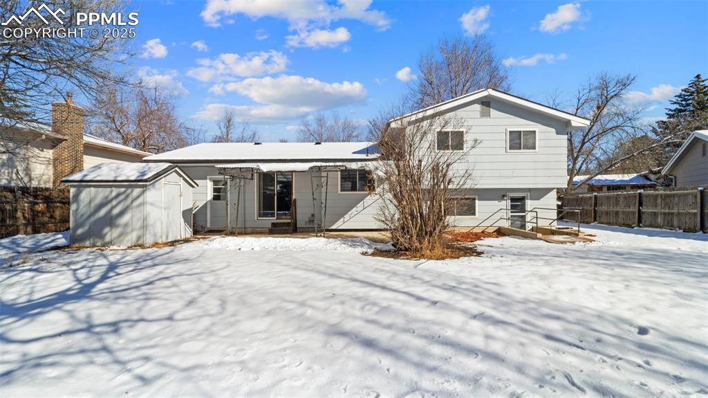 Image 25 of 27: Back of Structure