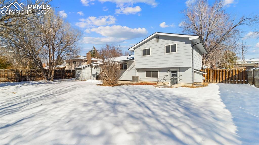 Image 26 of 27: Back of Structure