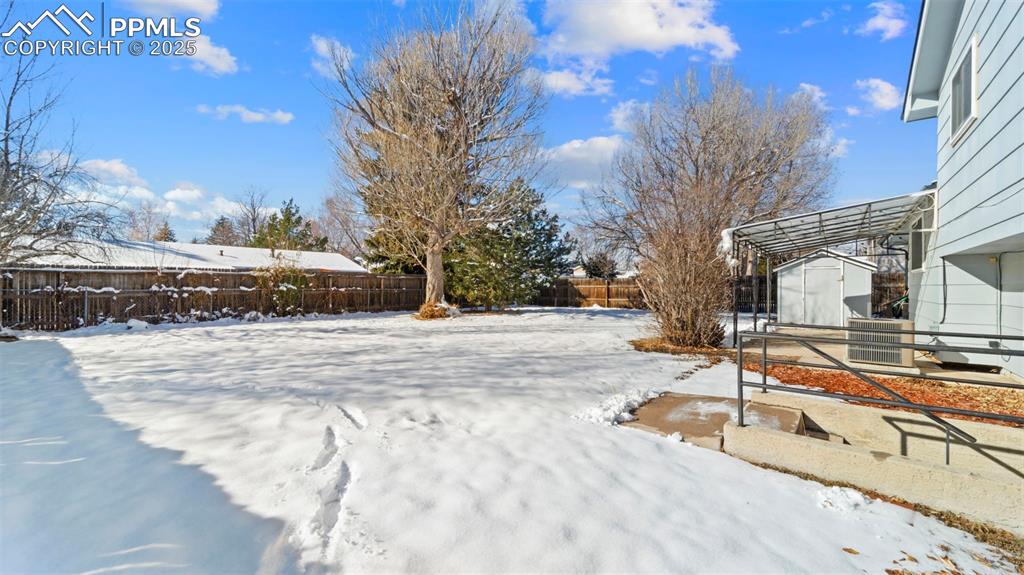 Image 27 of 27: Yard