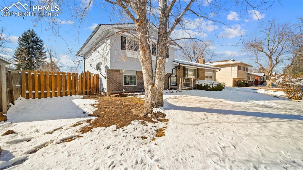 Image 4 of 27: Front of Structure