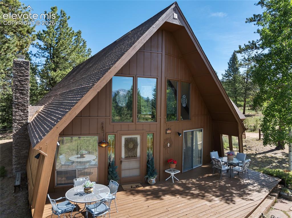 Image 4 of 33: This home is fun, private and awaiting your vision!