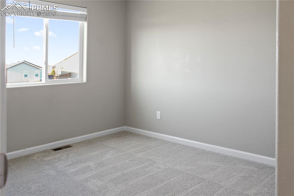 Image 10 of 23: Bedroom