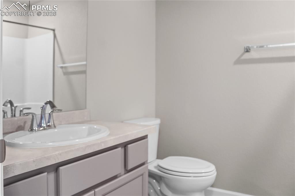 Image 19 of 23: Bathroom