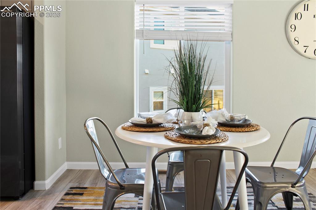 Image 5 of 23: Dining Area