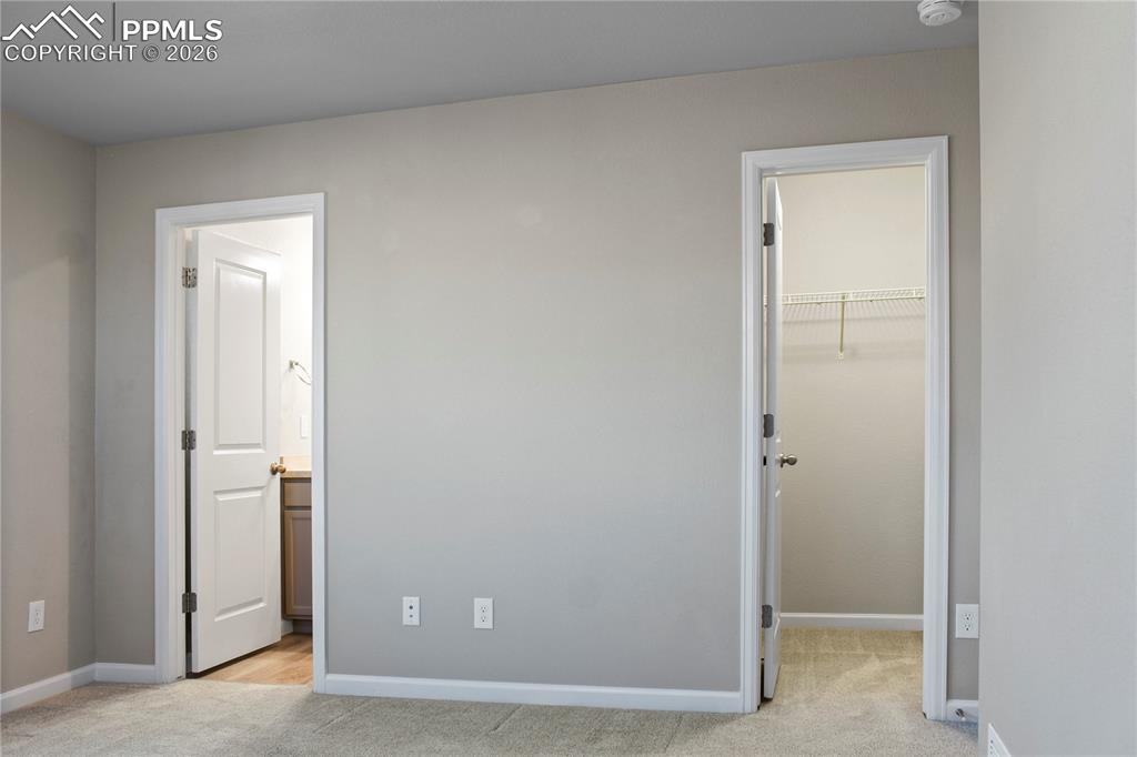 Image 8 of 23: Bedroom