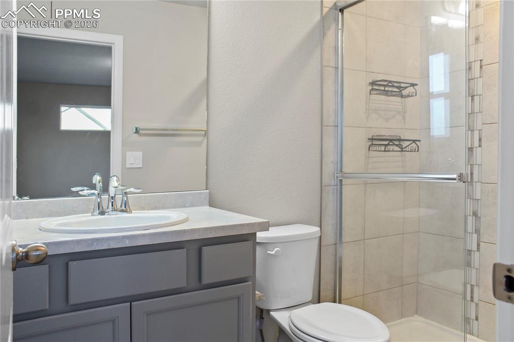 Image 9 of 23: Bathroom