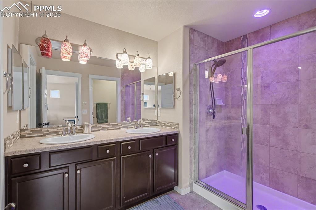 Image 25 of 47: No Description Available