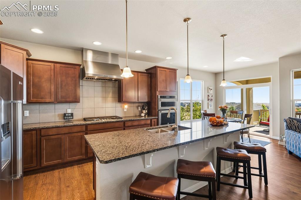 Image 18 of 47: Kitchen