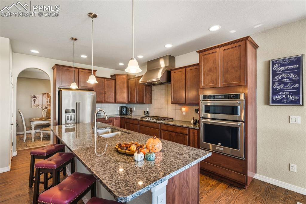 Image 22 of 47: Kitchen