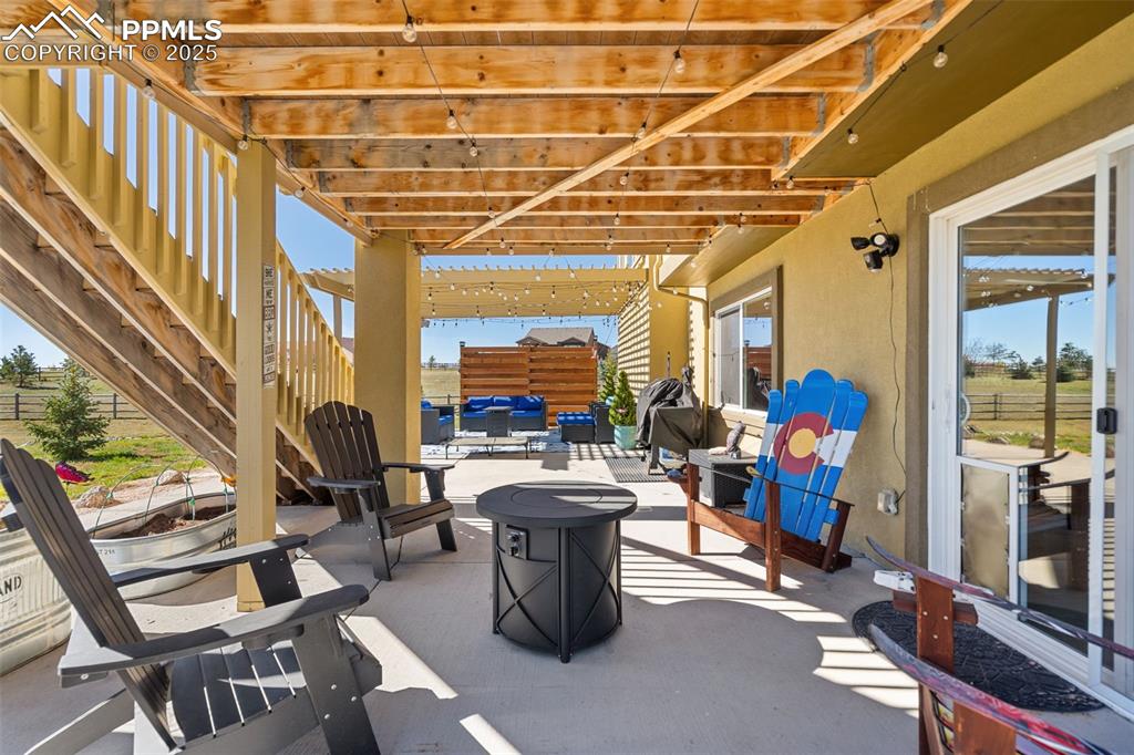 Image 46 of 47: Patio