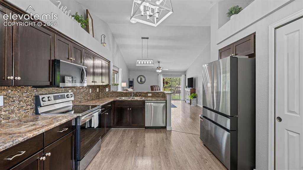 Image 10 of 49: Kitchen