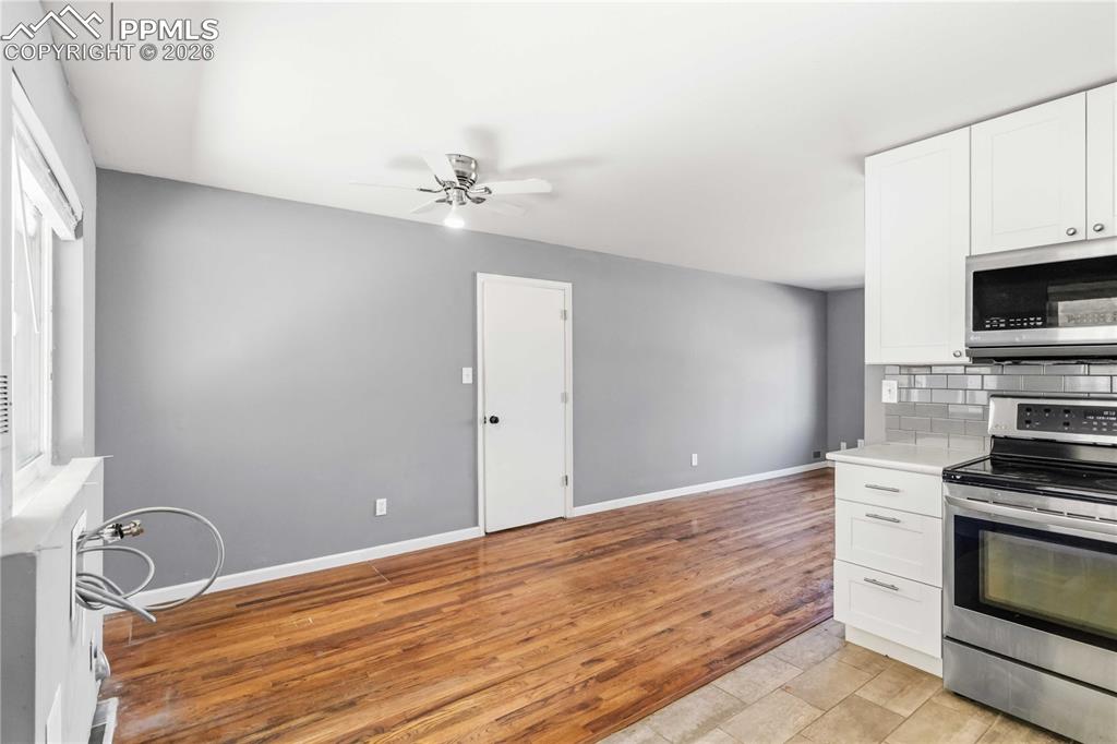 Image 12 of 42: Washer/dryer hook ups.