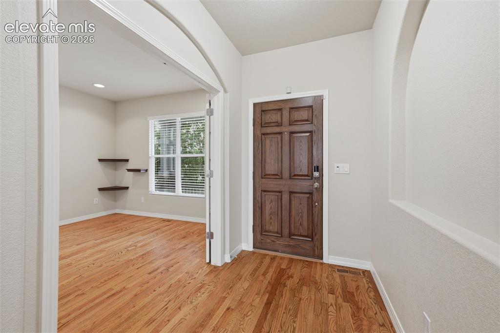 Image 9 of 50: Entry