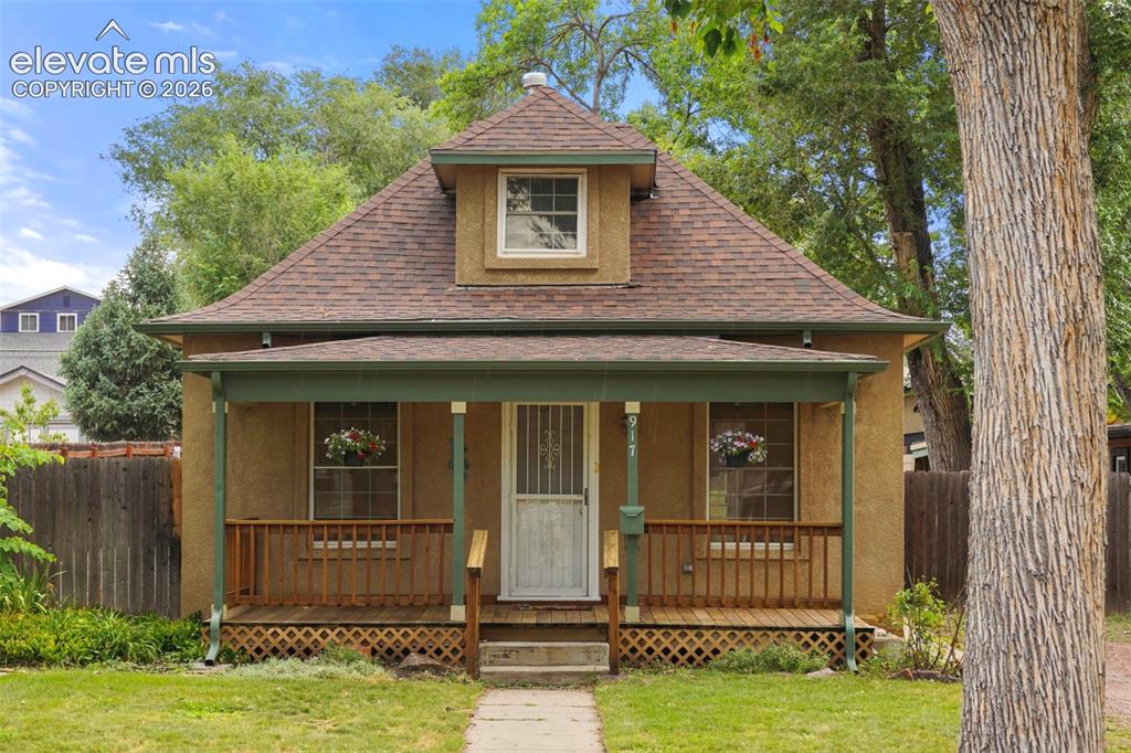 Image 3 of 29: Tons of curb appeal!