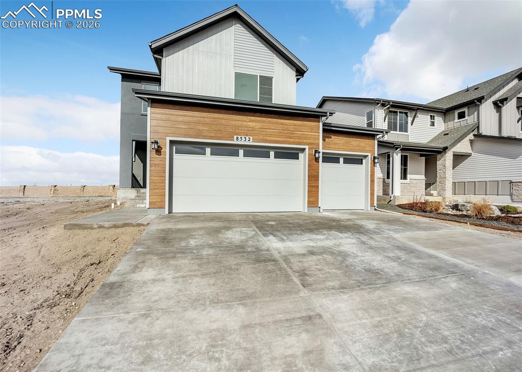 Image 3 of 50: Front of Structure