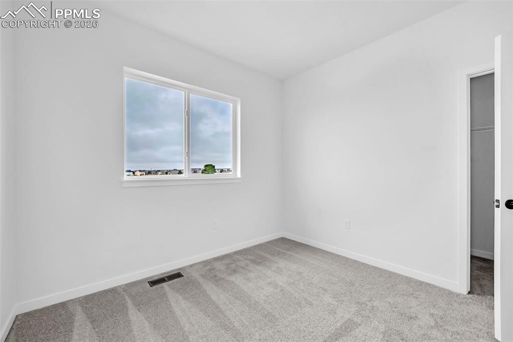 Image 36 of 50: Bedroom