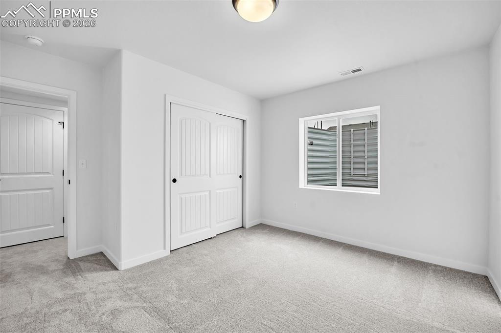 Image 41 of 50: Bedroom