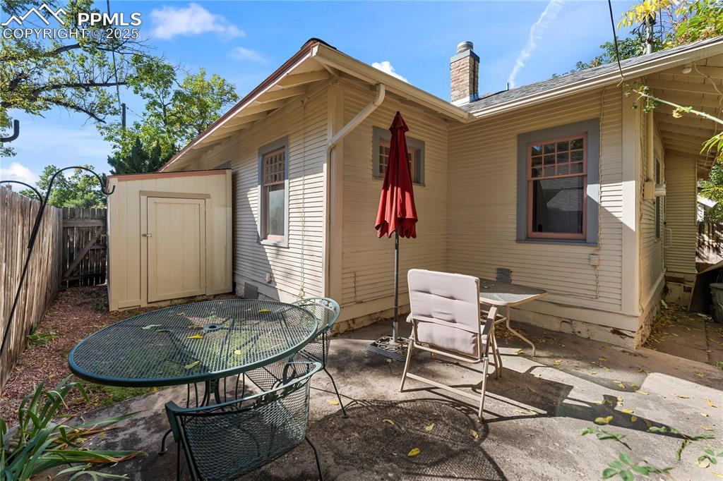 Image 21 of 27: Patio