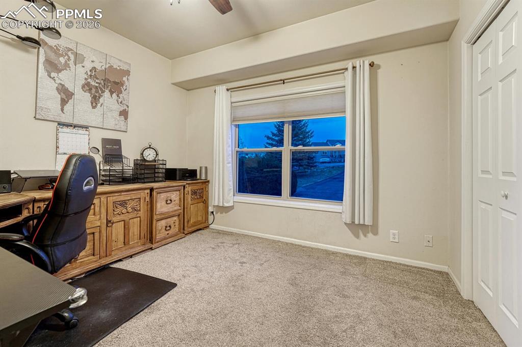 Image 16 of 49: Office