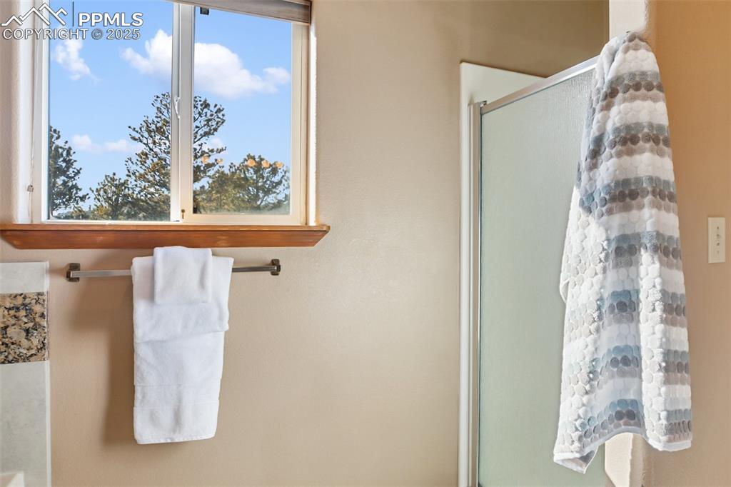 Image 24 of 50: Separate shower