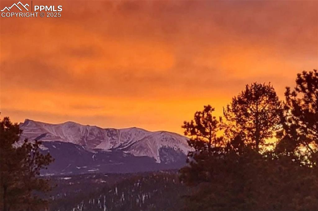 Image 44 of 50: Sunset from the home