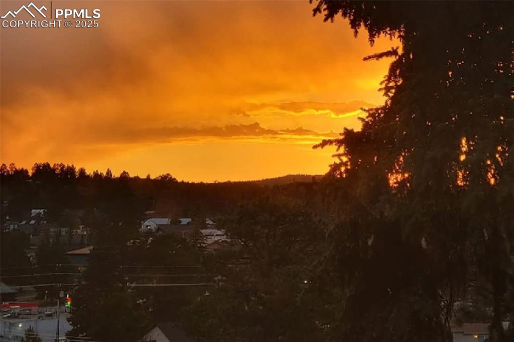 Image 45 of 50: Sunset from the home