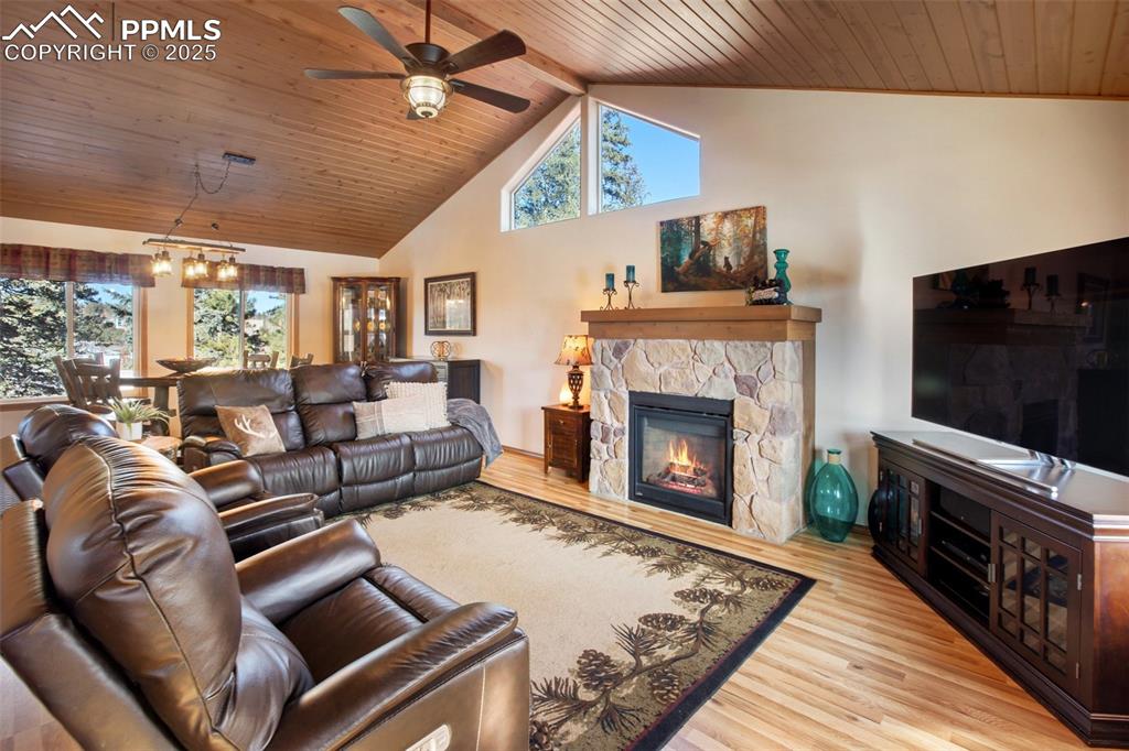 Image 7 of 50: Natural gas fireplace making this a cozy entertaining space!