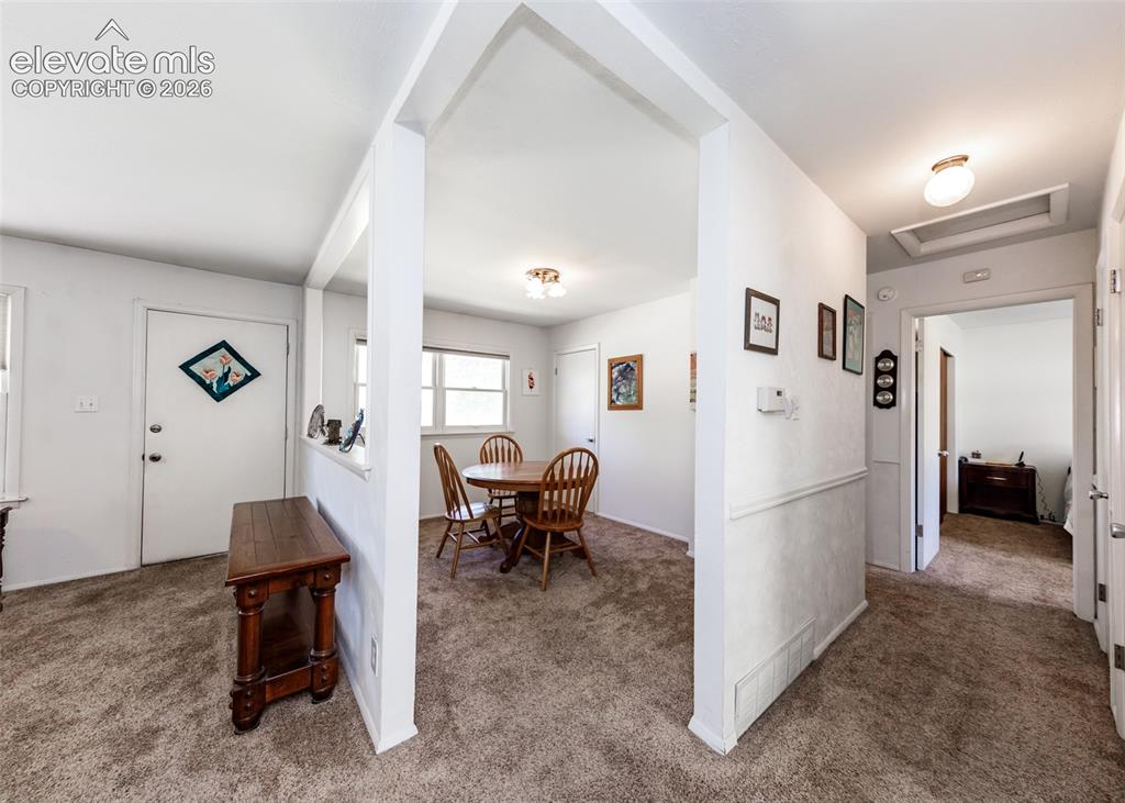 Image 11 of 26: Dining Area