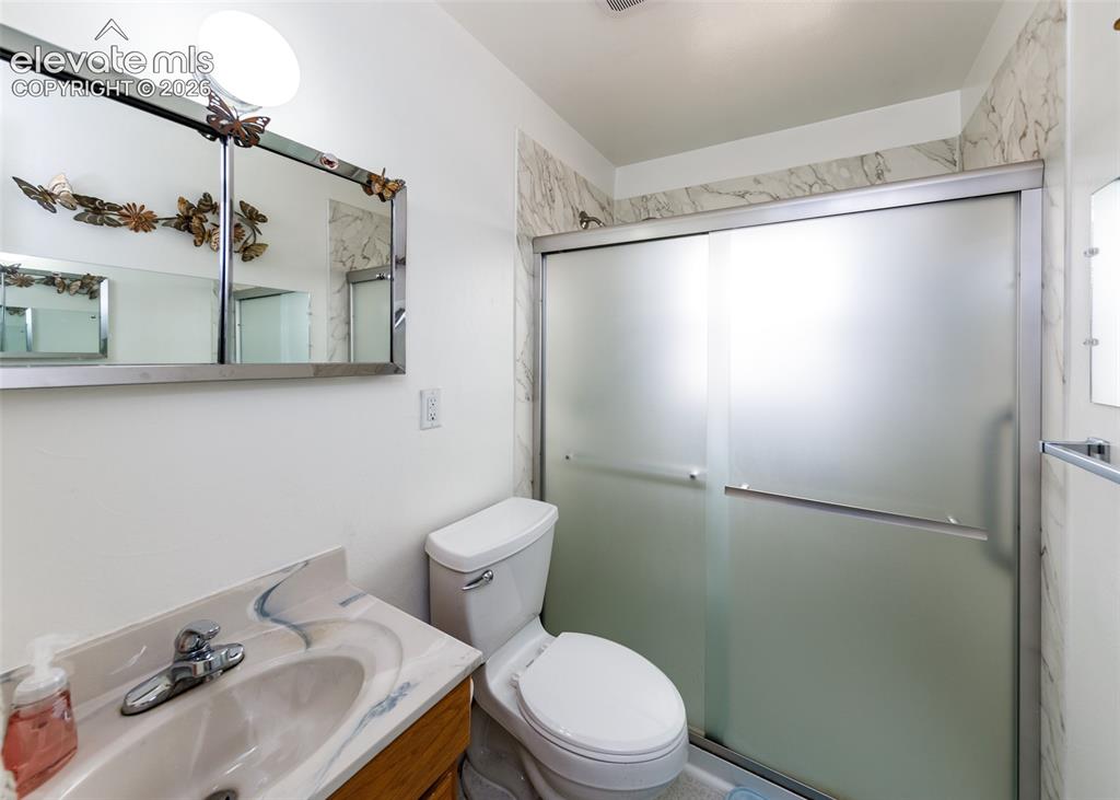 Image 20 of 26: Main Level Bathroom