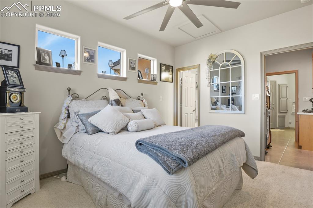 Image 25 of 50: Bedroom