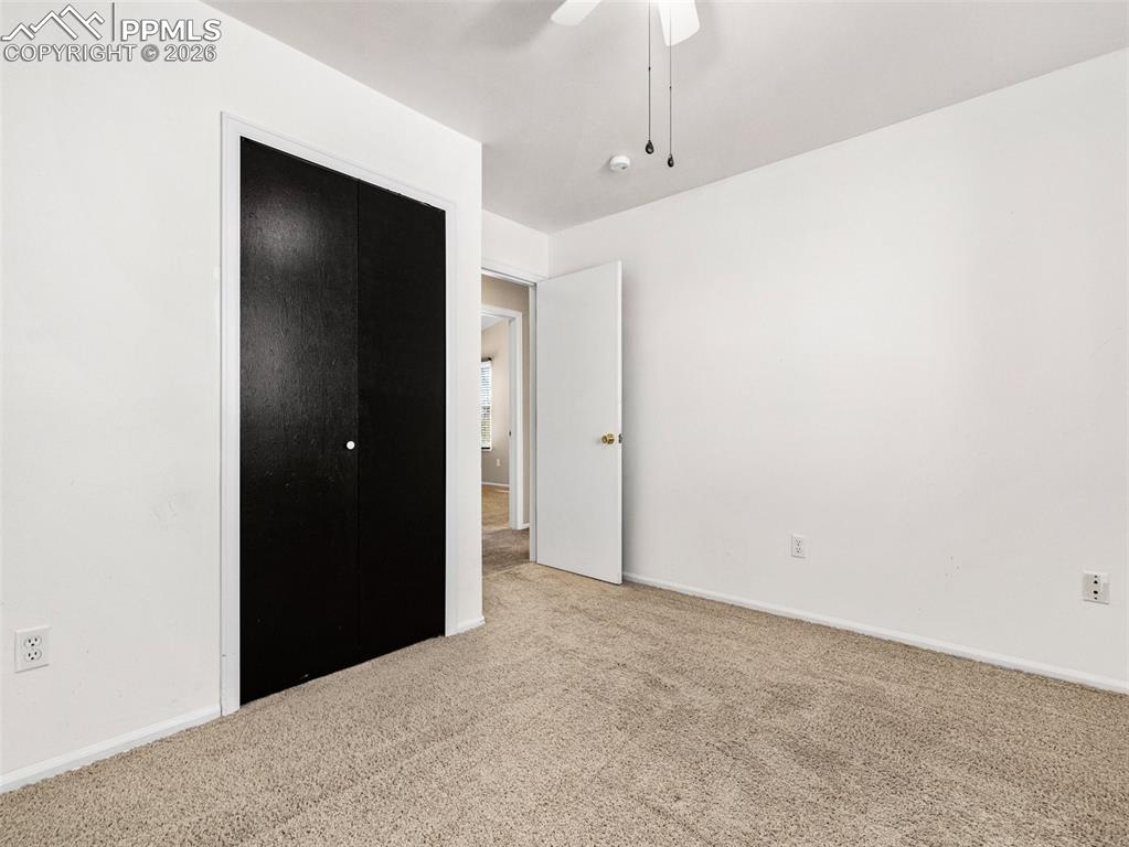 Image 15 of 32: Bedroom