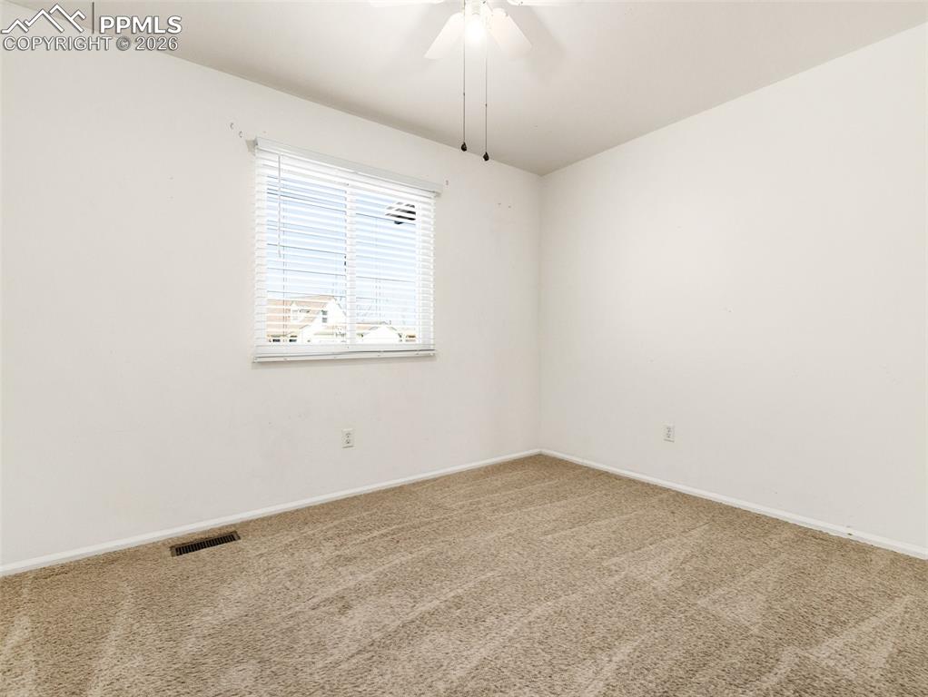 Image 16 of 32: Bedroom