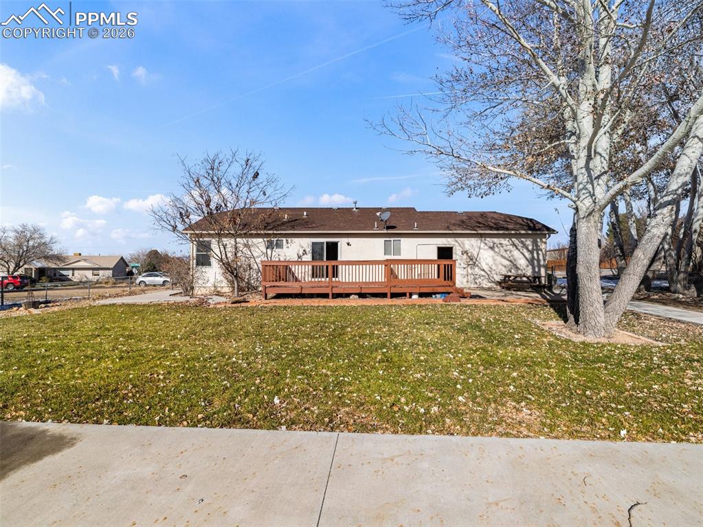 Image 27 of 32: Back of Structure