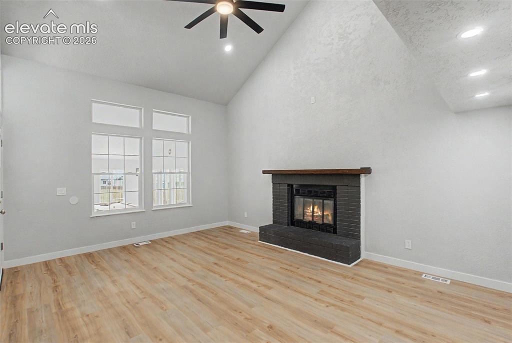 Image 19 of 45: Family Room