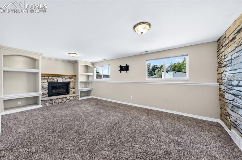 Image 10 of 32: Living Room