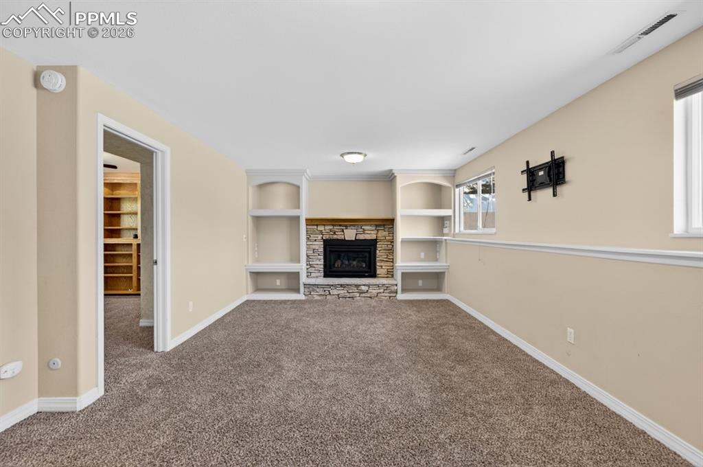 Image 8 of 32: Living Room