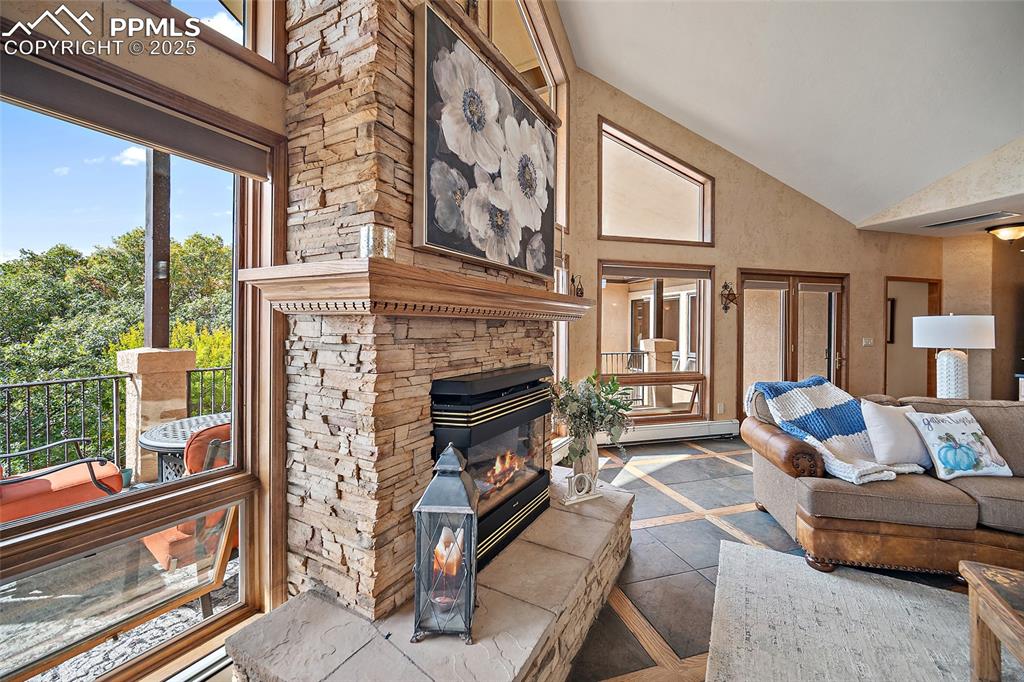 Image 10 of 50: Living Room