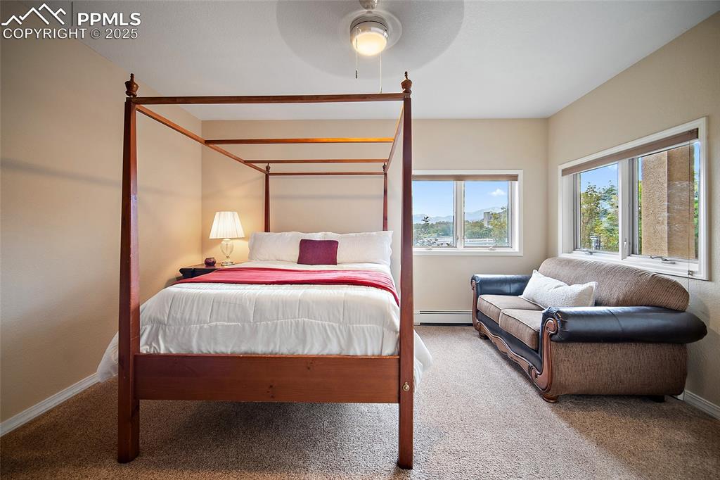 Image 32 of 50: Bedroom