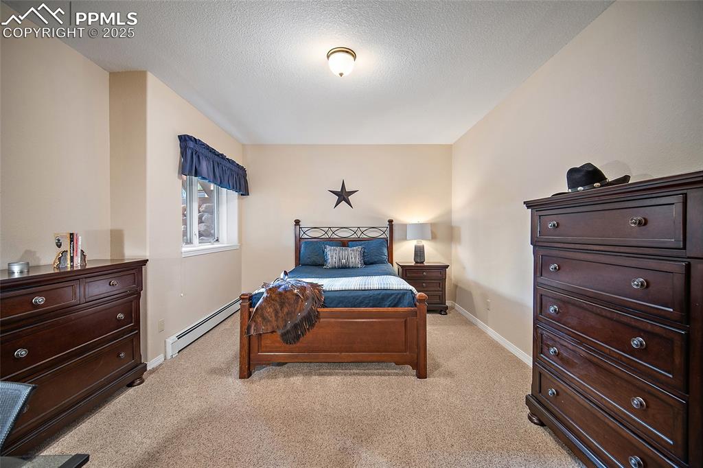 Image 36 of 50: Bedroom