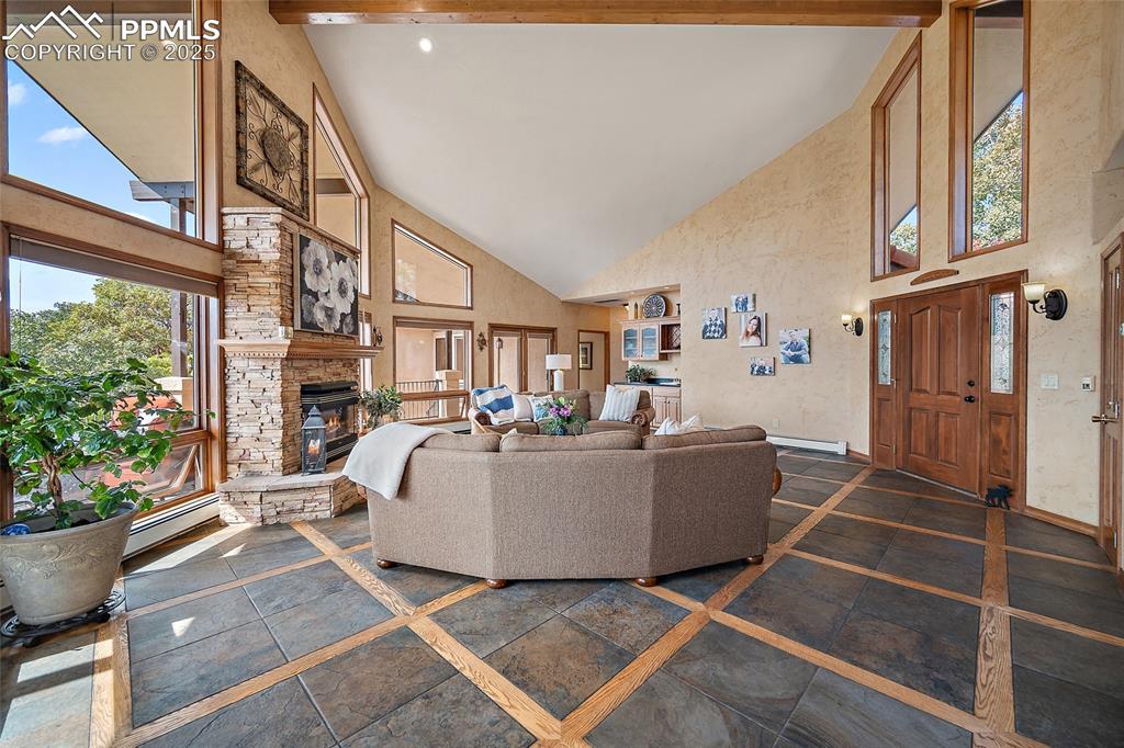 Image 9 of 50: Living Room