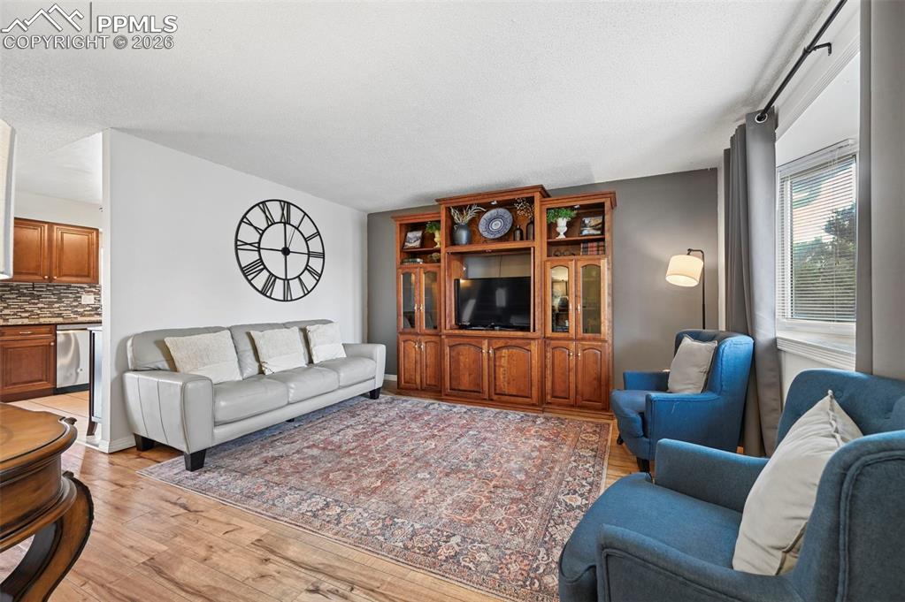 Image 3 of 25: Living Room