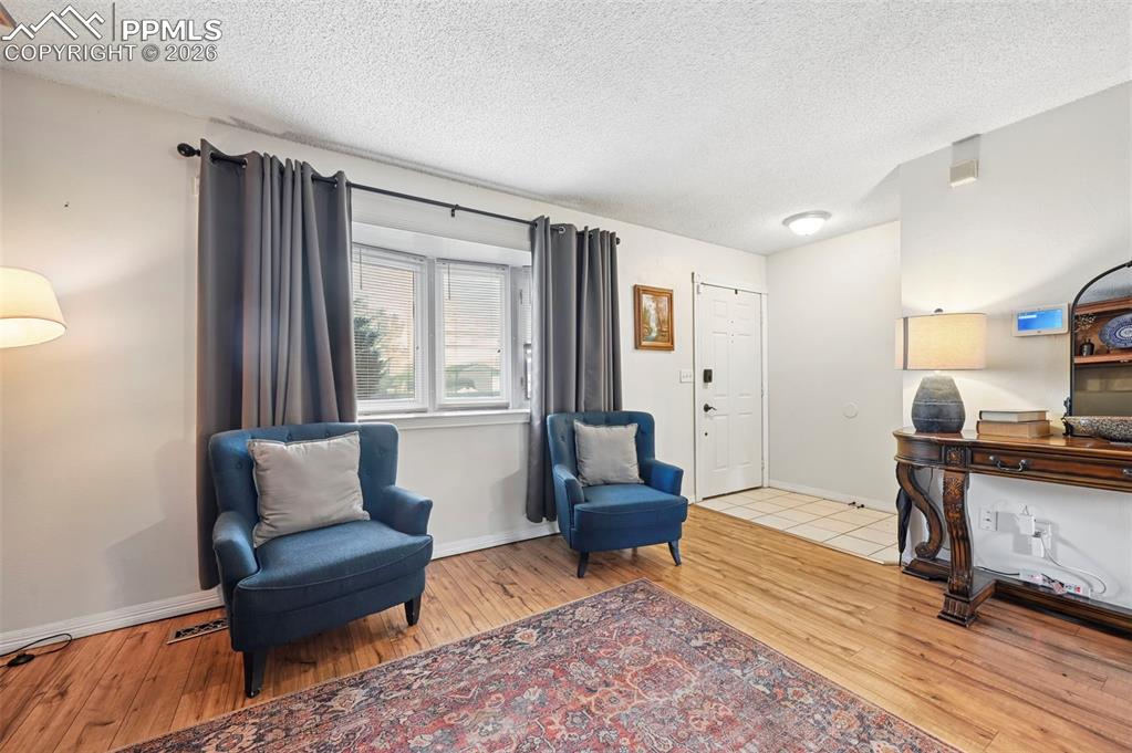 Image 5 of 25: Sitting Room