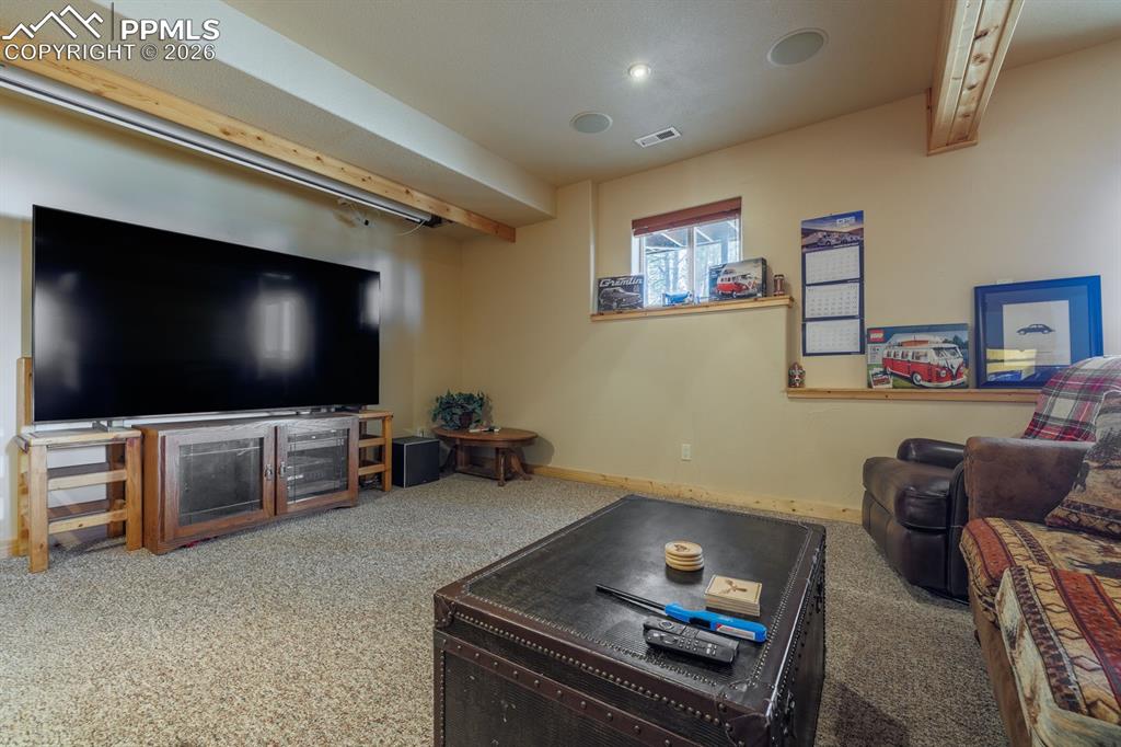 Image 25 of 40: Living Room