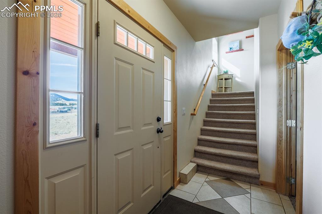 Image 8 of 40: Entry