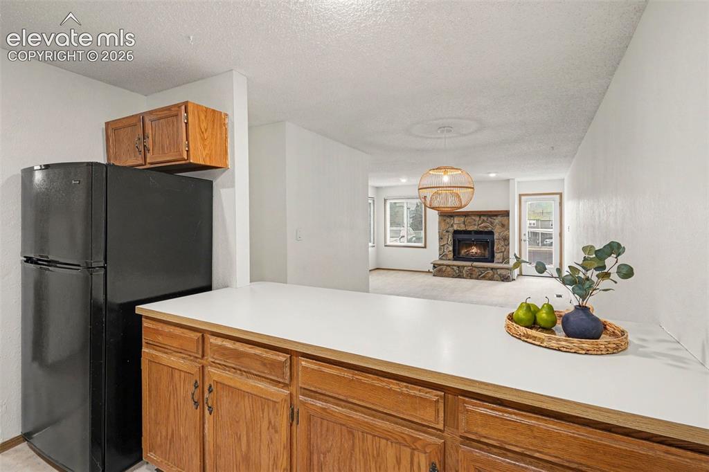 Image 12 of 30: Kitchen