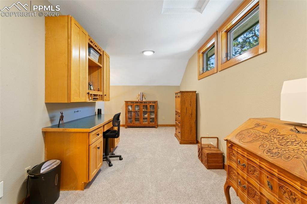 Image 24 of 50: Loft