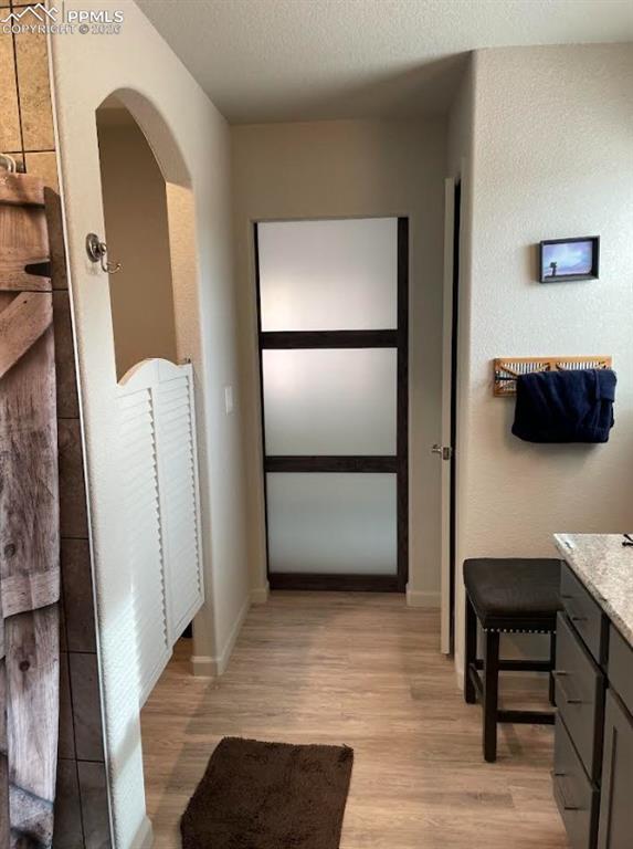 Image 19 of 50: Ensuite bathroom with new double saloon stall doors